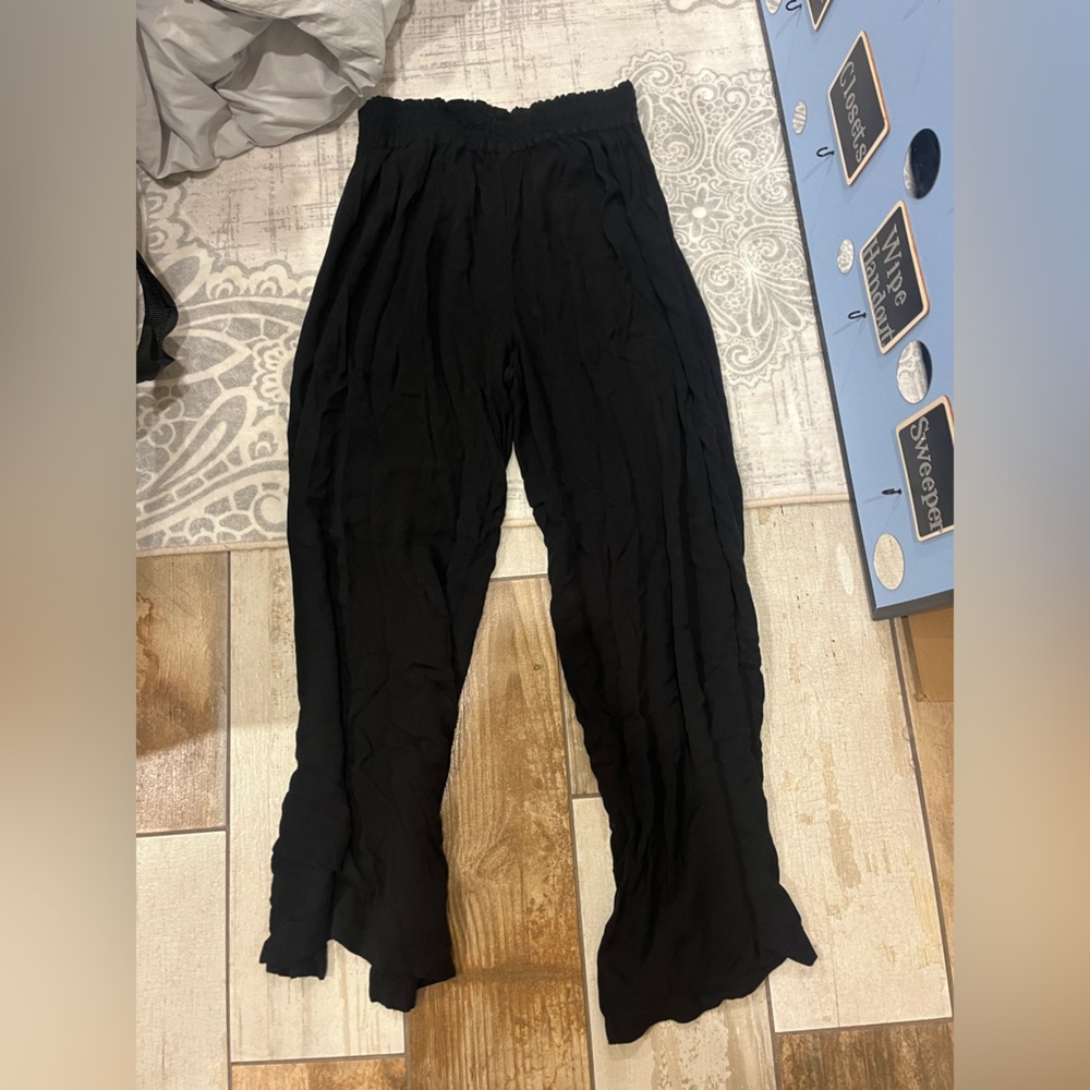 Urban outfitters never worn black flowy pants size Xsmall